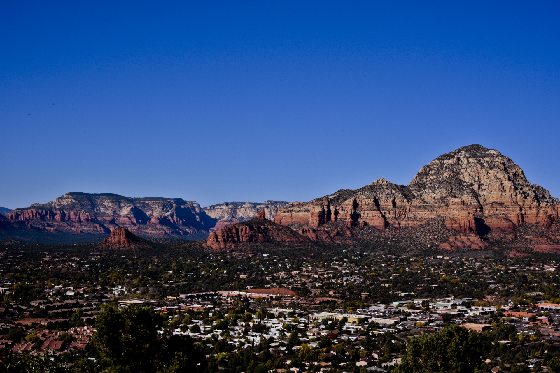 Arizona Is 4th Fastest Growing US State & Jumps 6 Spots In Forbes' Best Places To Start A Business header image.