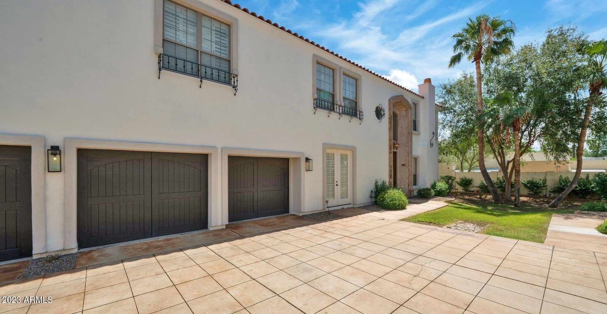 Elegant Townhome in Missouri Palms, Phoenix | 111 W Missouri Ave Unit E header image.