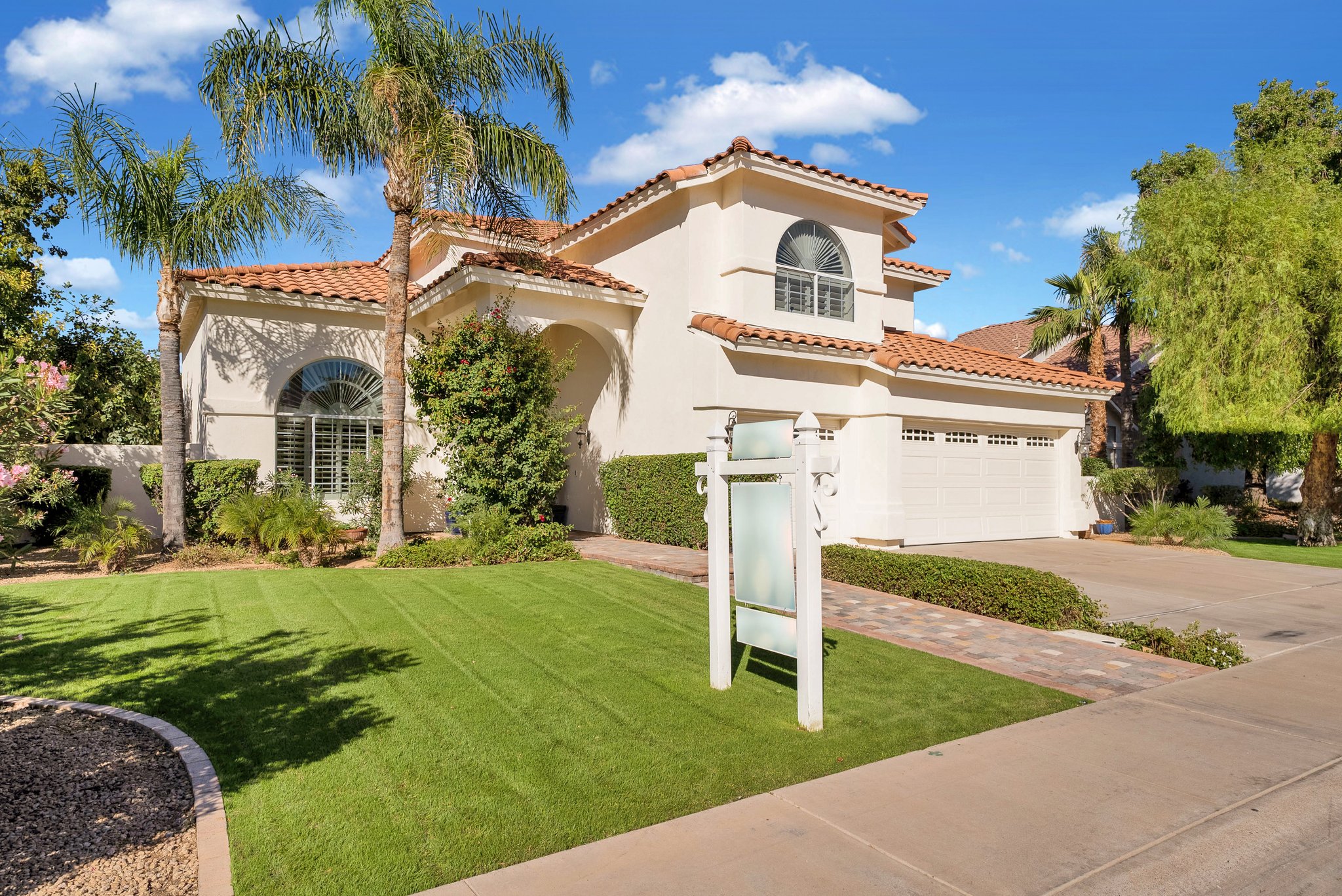 Gilbert, AZ Home For Sale: 5 Bed 3 Bath Val Vista Lakes Home w/ Pool! header image.