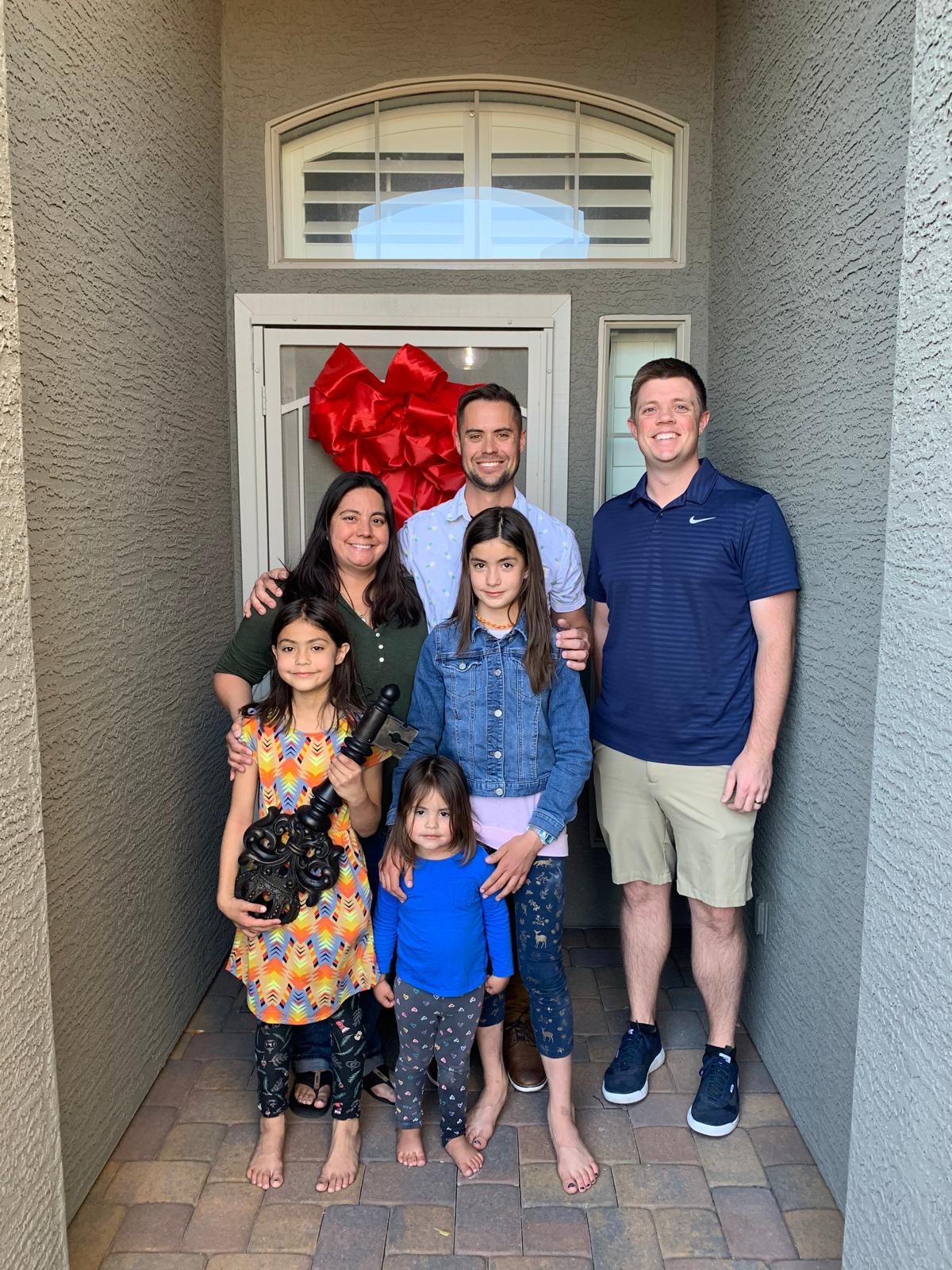 The Shanna Day Team Welcomes The Tomlinsons To Arizona! header image.