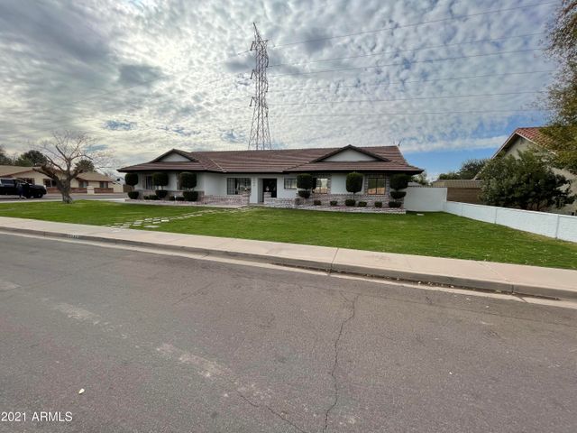 Virtual Tour For NEW LISTING: 4 Bed 2.5 Bath Open Floorplan Home - No HOA! header image.