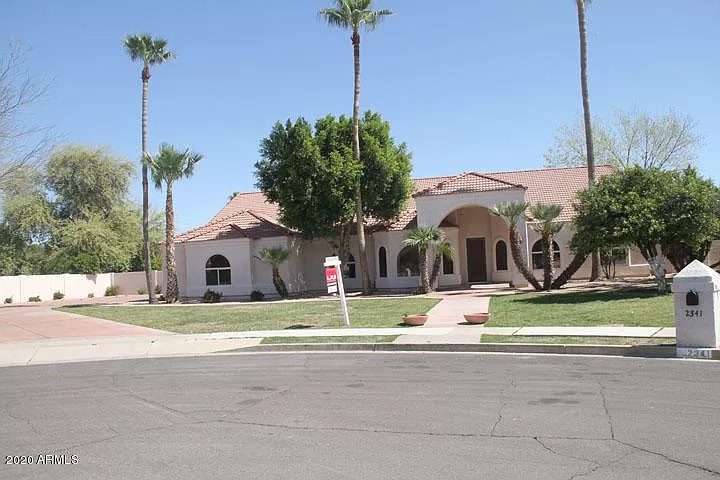 Home Of The Week: 2341 N Lemon Cir, Mesa, AZ 85215 header image.