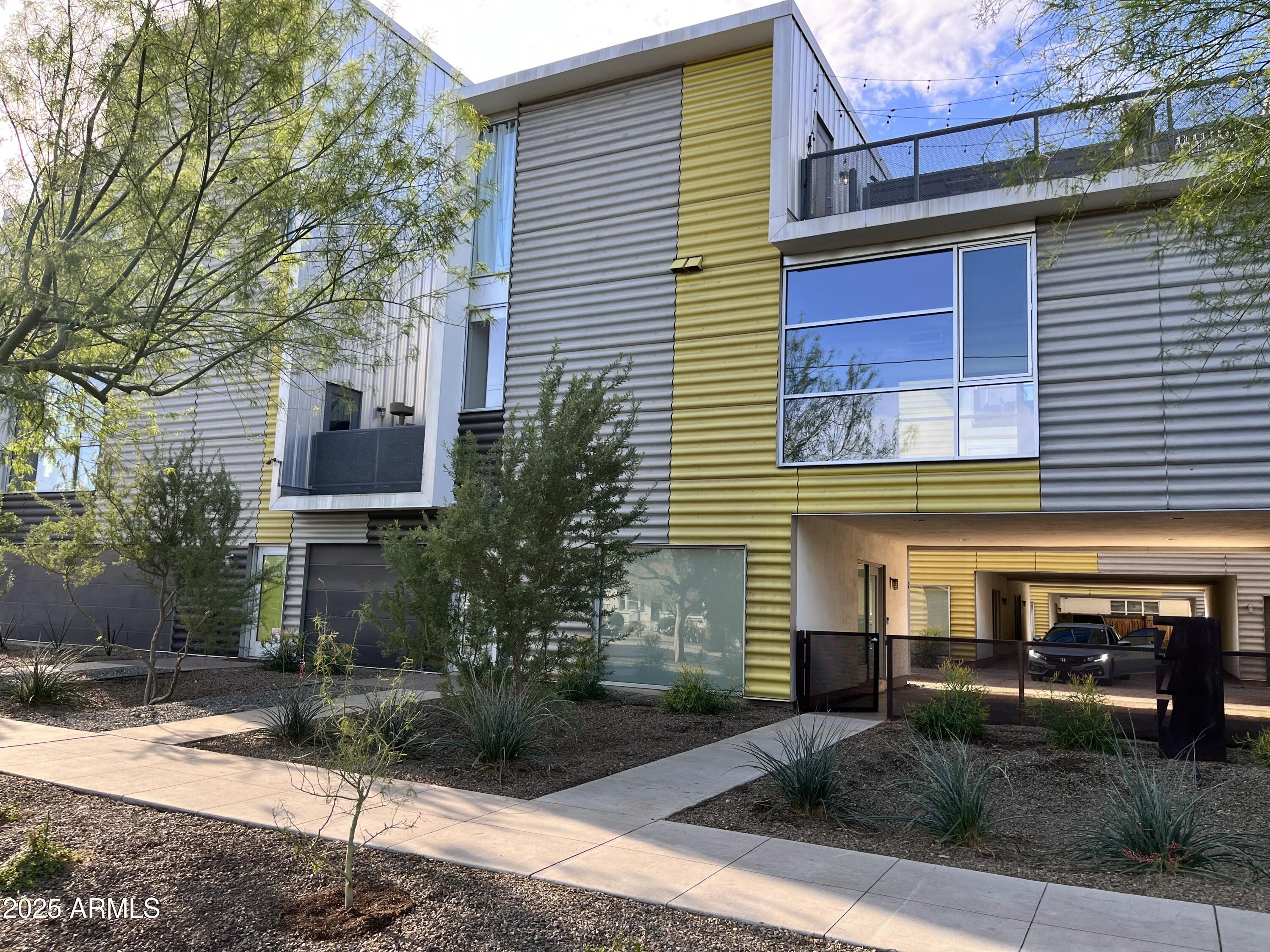 Listed - 777 W Roosevelt St Unit 2, Downtown Phoenix, AZ! header image.