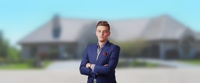 40+ Real Estate Statistics To Keep On Top Of Your Head! header image.