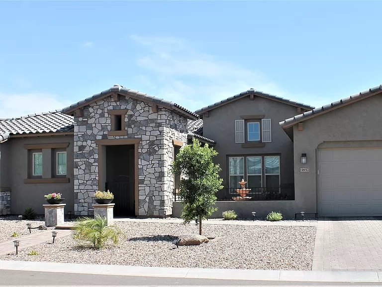 Home Of The Day: 3857 E Fountain St, Mesa, AZ 85205 header image.