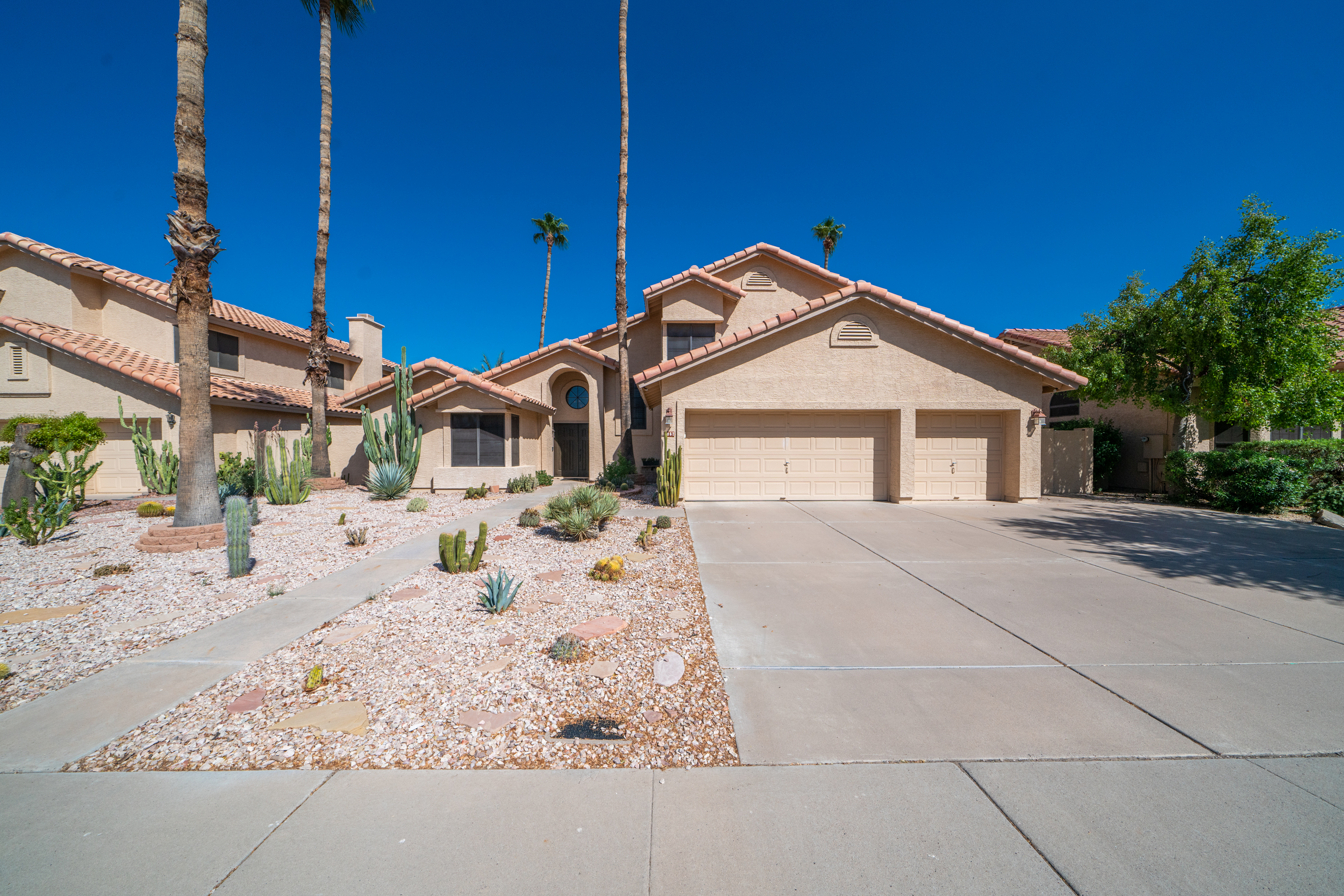 Popular Warner Ranch Floorplan Comes With Fabulous 4 Bed 3 Bath Remodel Home w/ Pool! header image.
