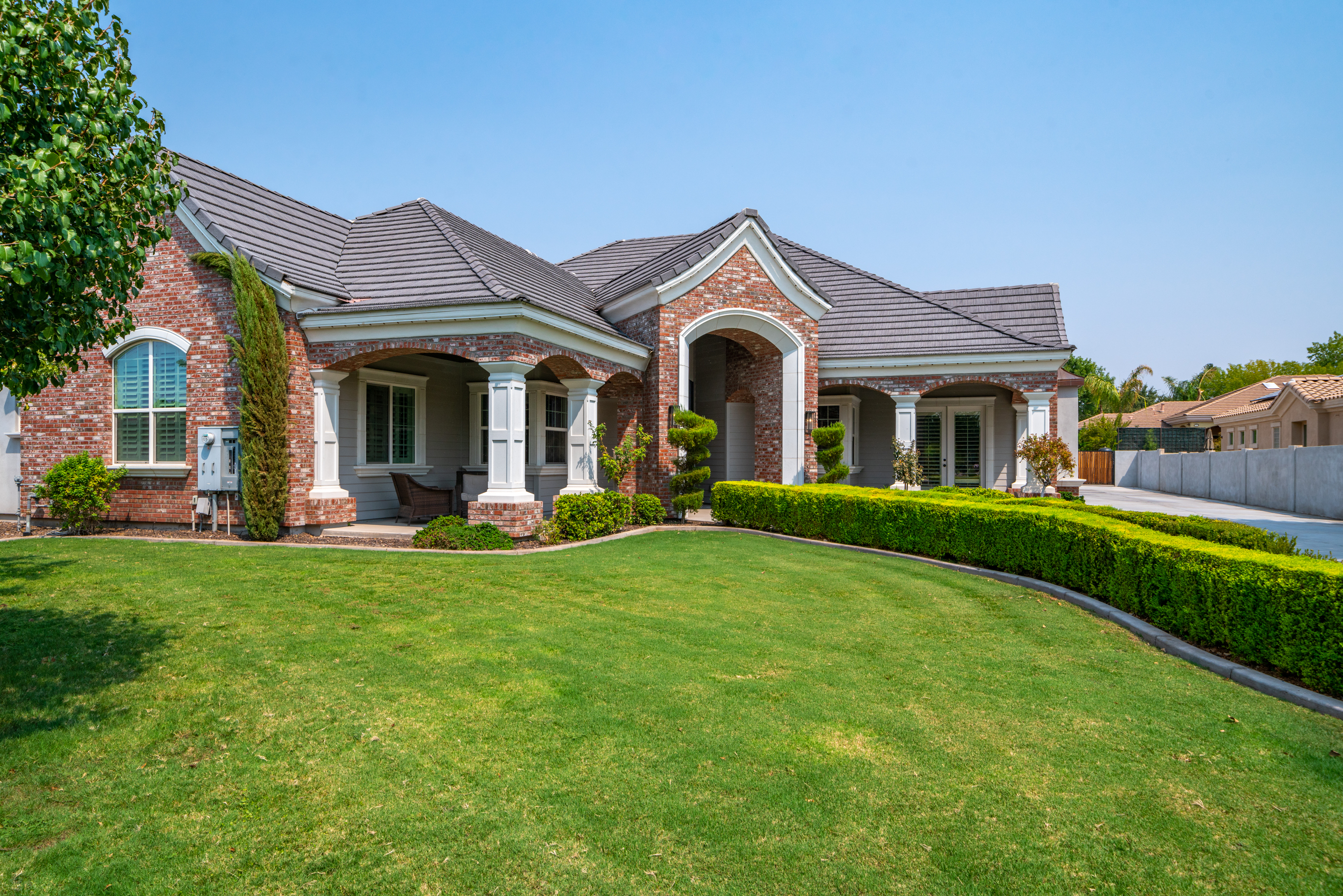 Home Of The Week: 2412 E MELROSE ST, Mesa, AZ 85213 header image.