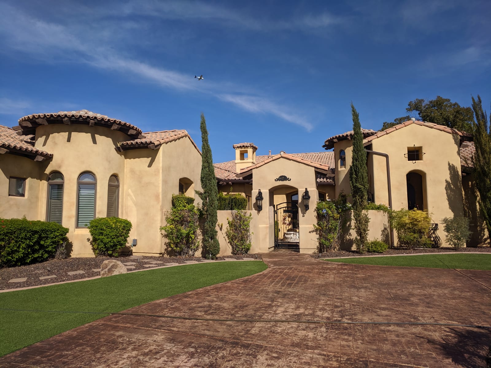 HOME TOUR WEDNESDAY Featured SNEAK PEEK Of Our Next Mesa, AZ Listing! header image.