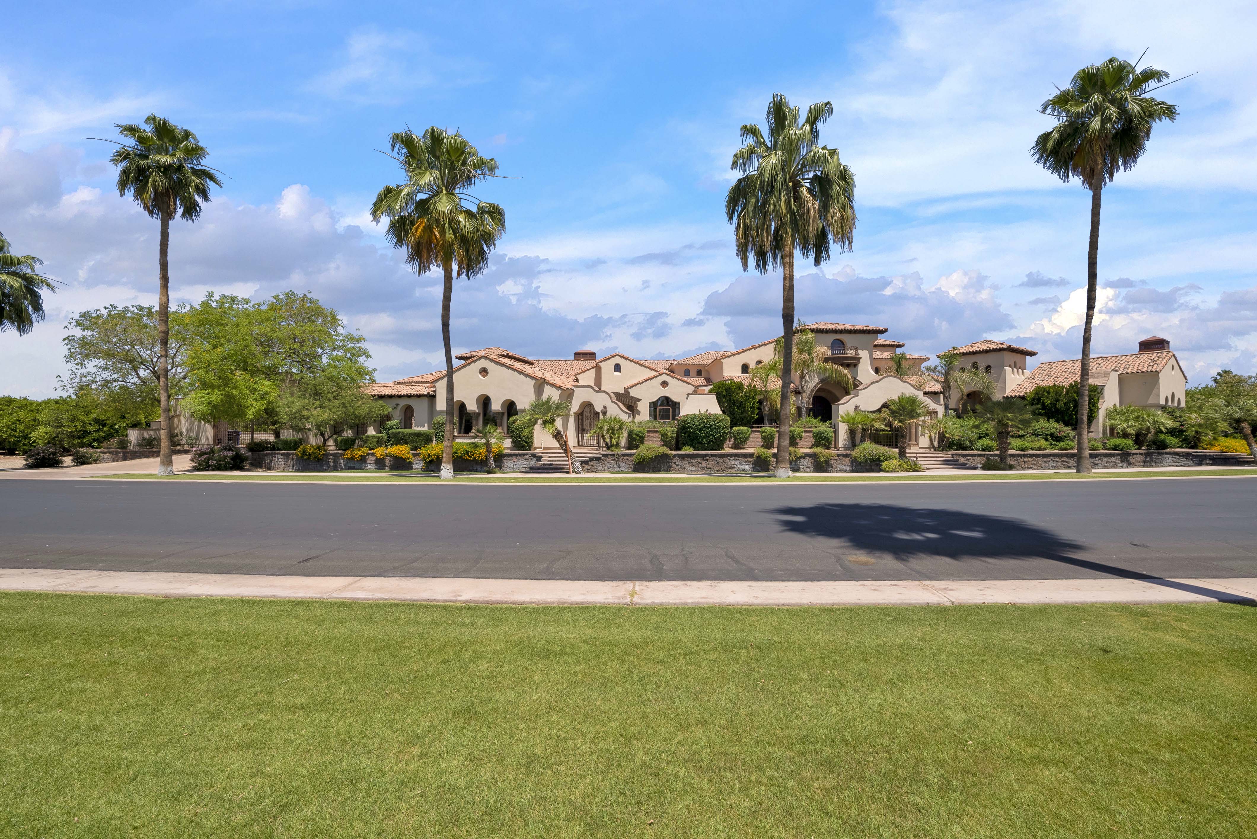 This Exquisite 5 Bed 6.5 Bath Citrus Corridor Luxury Home Is Now PENDING! header image.