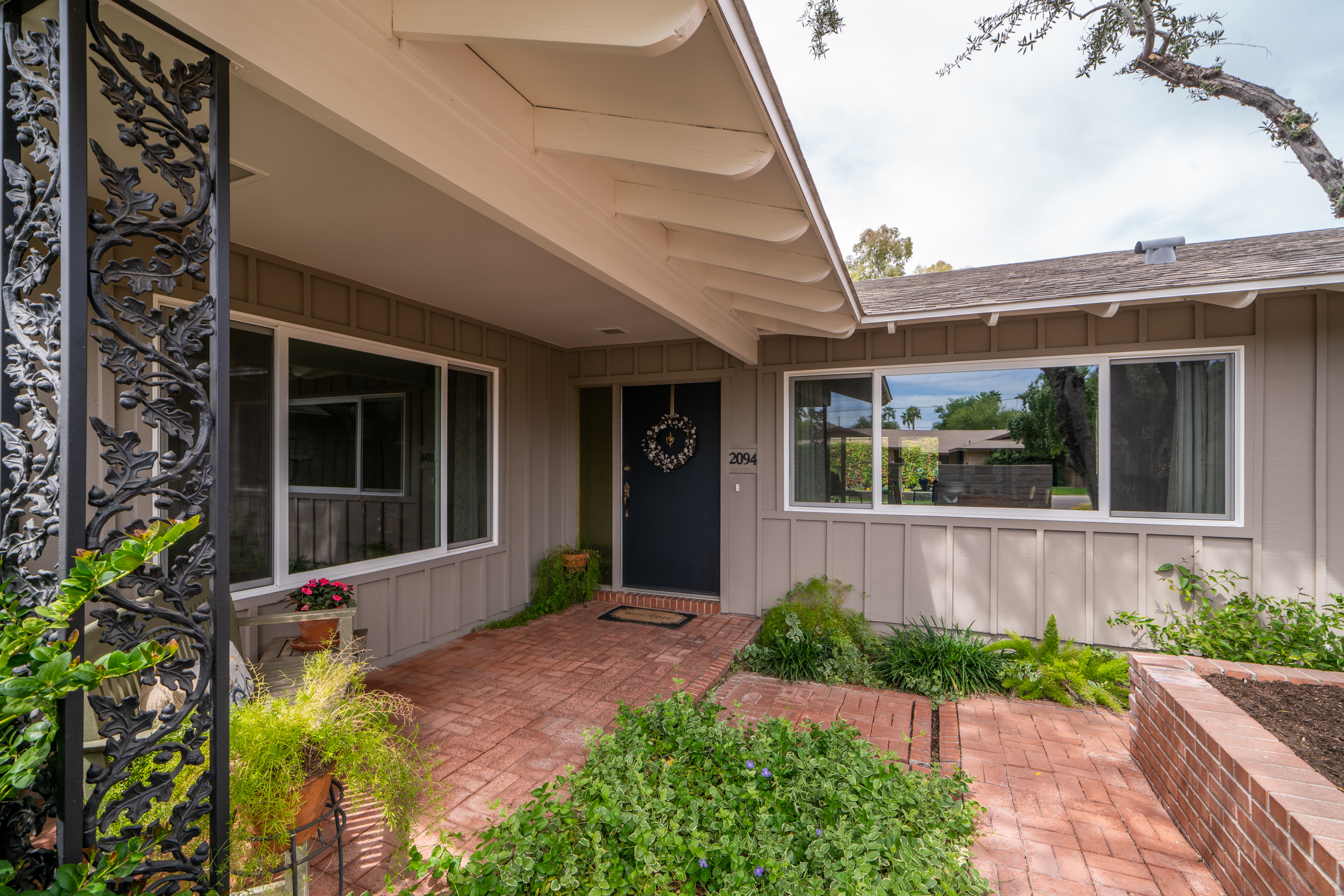 Virtual Tour For 3 Bed 2 Bath Shalimar Estates Home w/ Den/Office - NO HOA! header image.