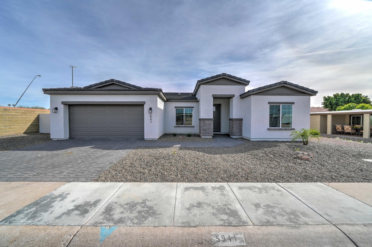 Home Of The Day: 5941 E KENWOOD St Mesa, AZ 85215 header image.