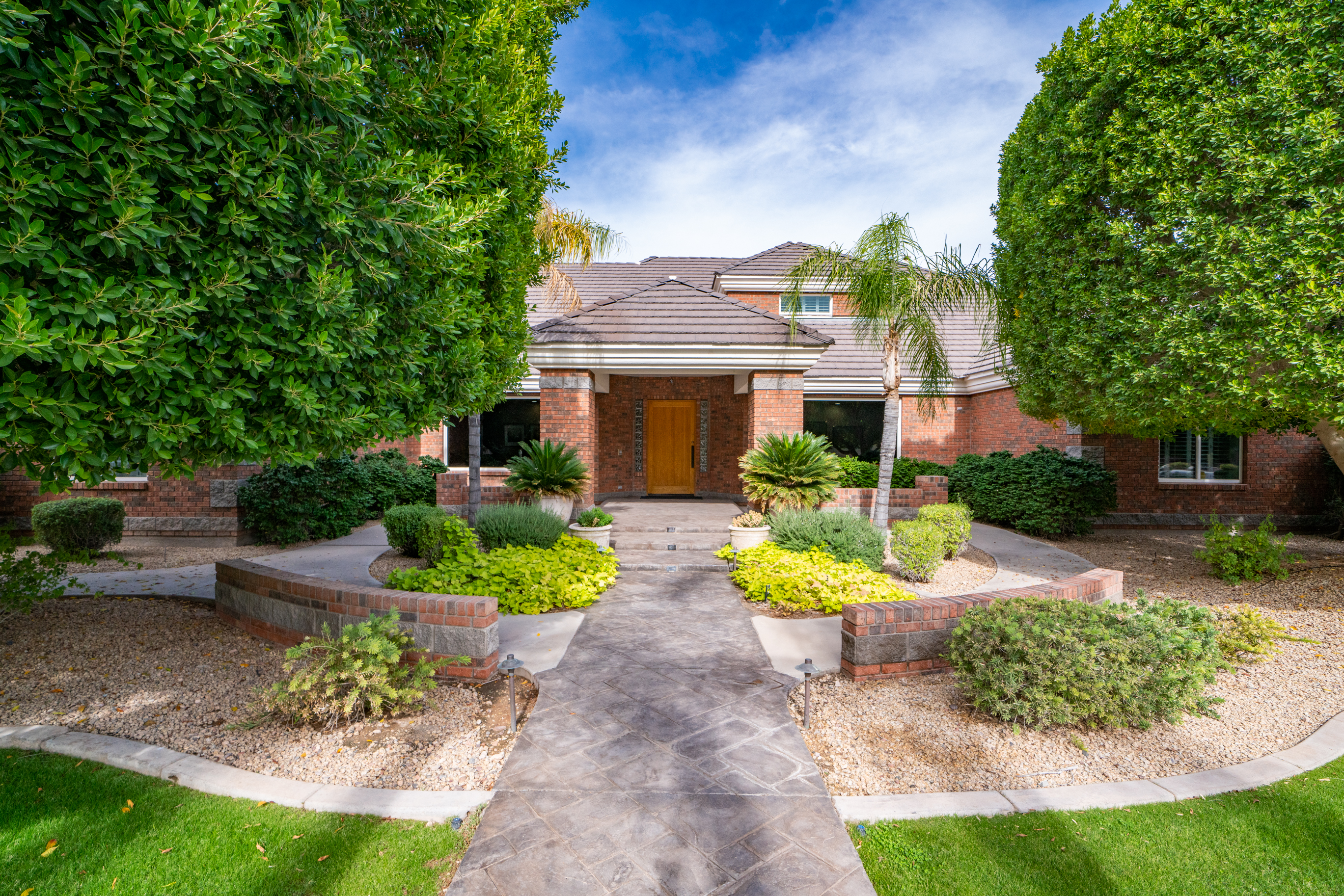 Virtual Tour For 5 Bed 4.5 Bath Custom Brick Home w/ Basement & Pool In Somerset Estates! header image.