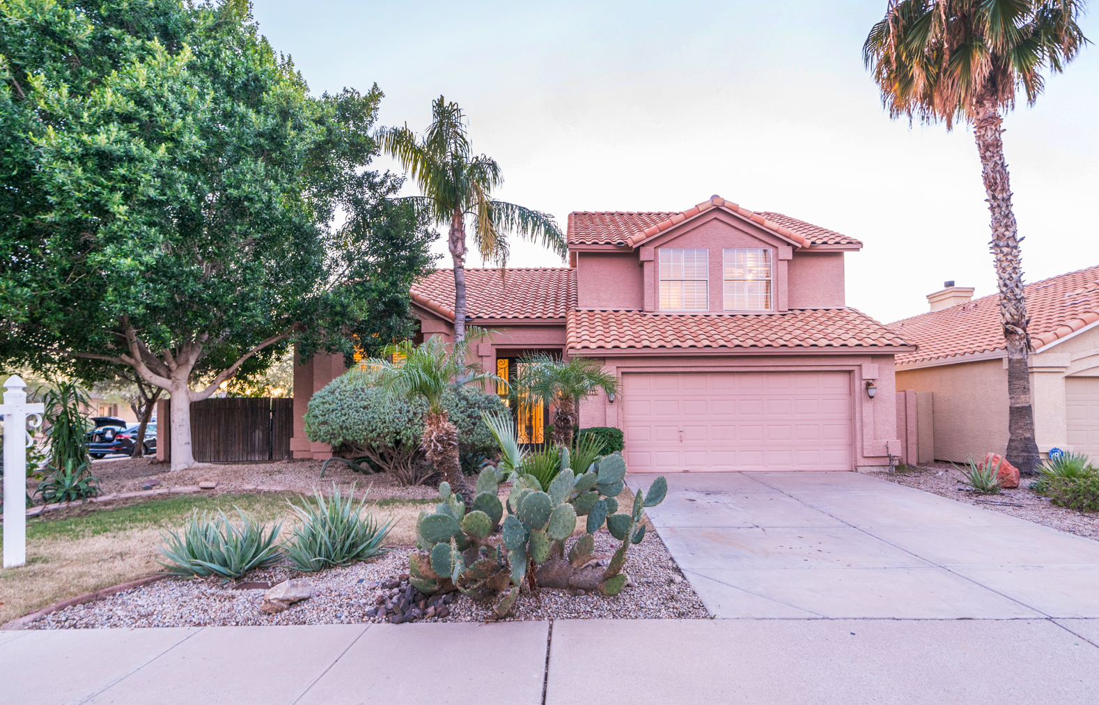 Potential & Paradise: 3 Bed 2.5 Bath Open Floorplan Home w/ Loft & Pool! header image.