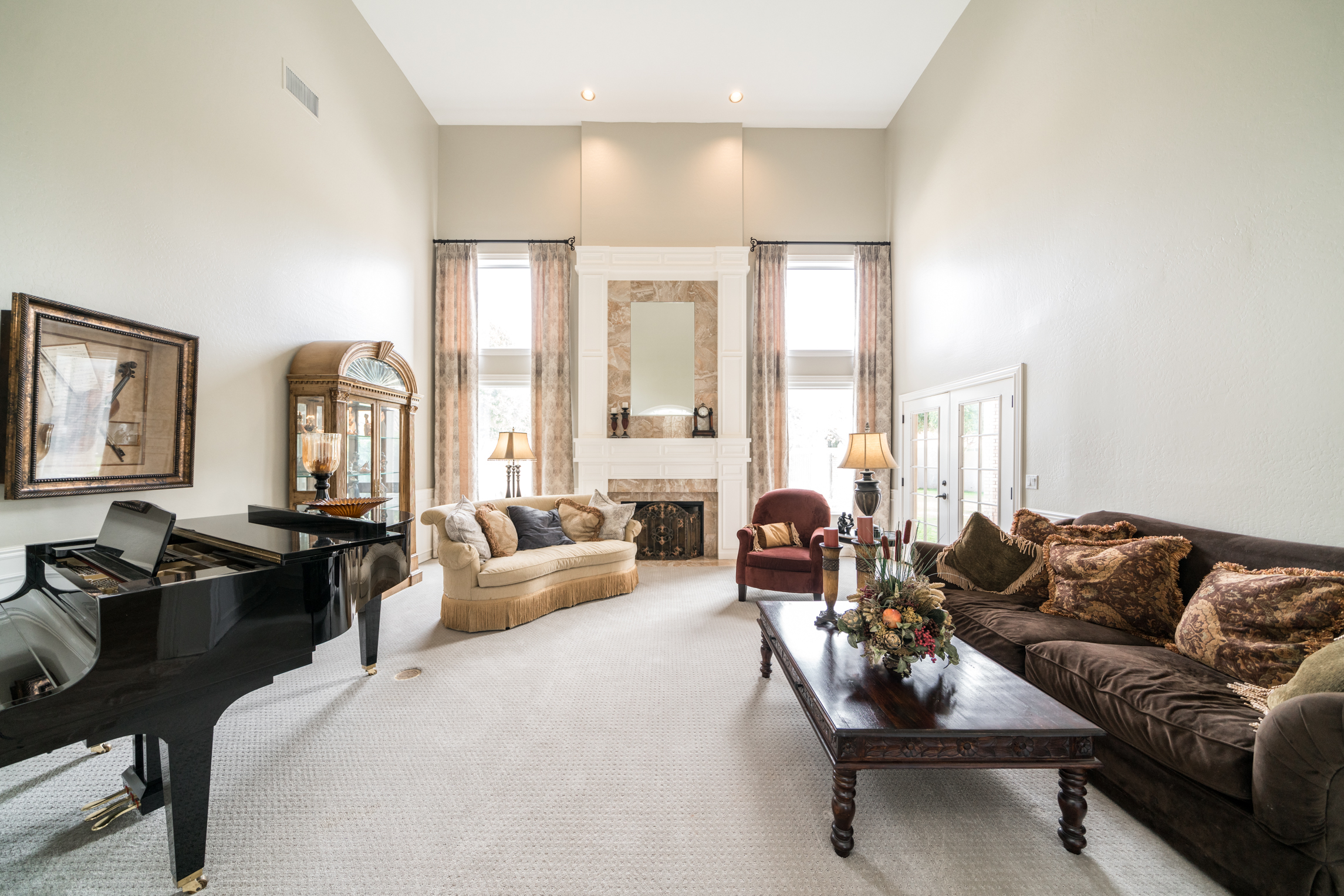 Virtual Tour: 5 Bed 7 Bath Village Grove Estates Home w/ Pool! header image.