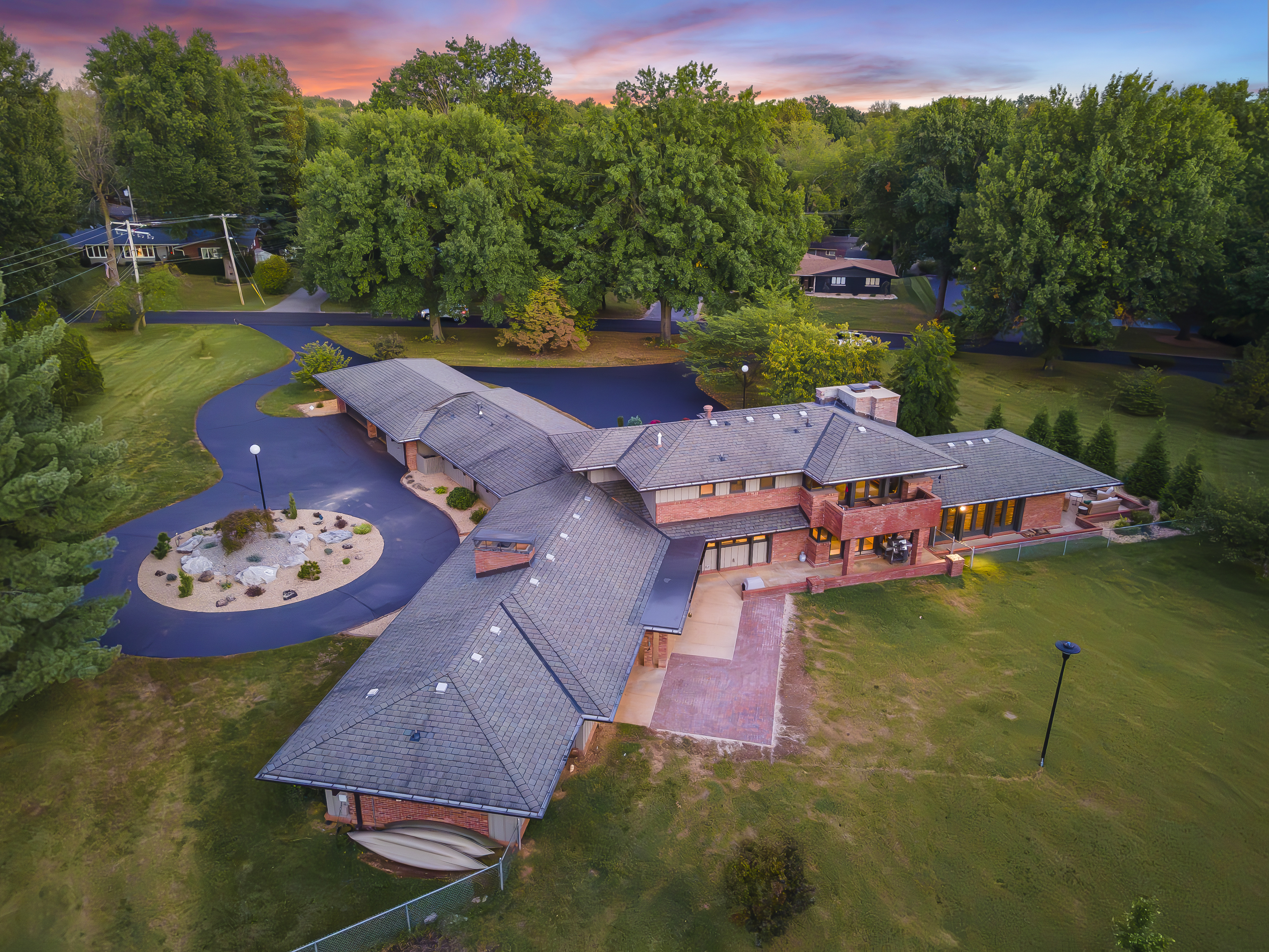 Walk through 2279 South Inglewood Road header image.