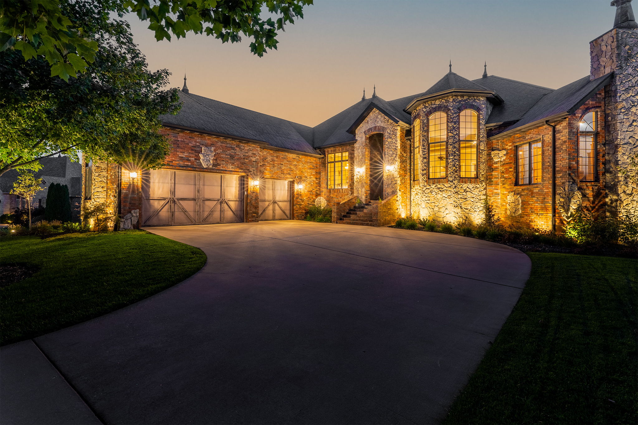 Walk through 809 Fallbrooke Terrace header image.