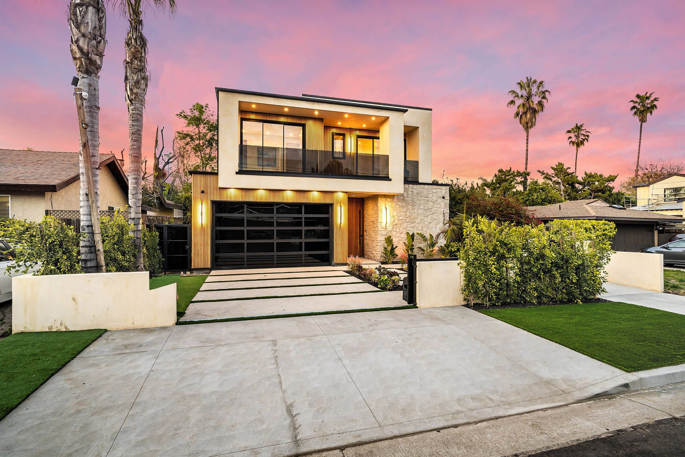 Should You Buy a Home in Aliso Viejo or Laguna Hills? header image.