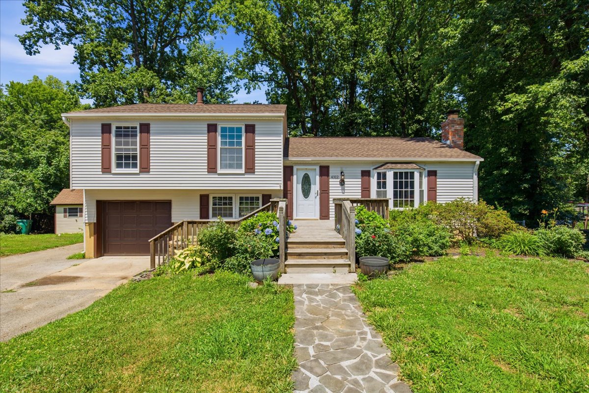 For Sale in Prince Frederick, Maryland: A Renovated Water-Access Home in Chesapeake Heights, Calvert County header image.