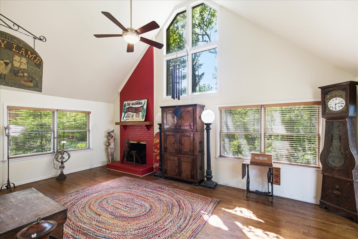 For Sale: A Charming Chesapeake Bay Cape Cod in Western Shores, Port Republic header image.