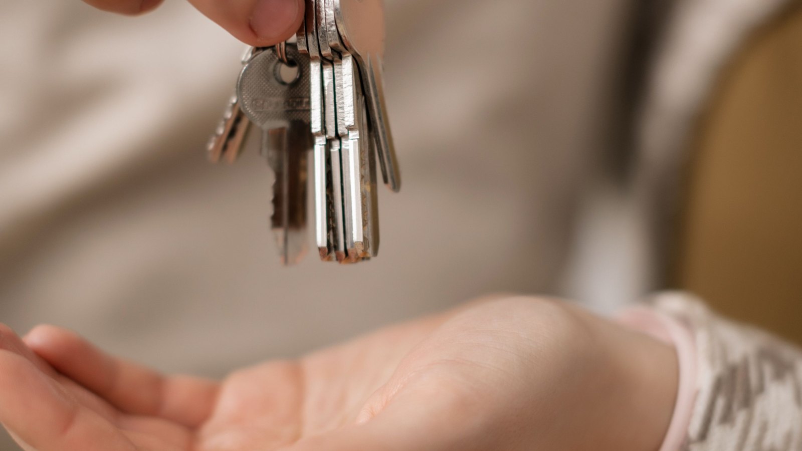 A Practical Closing Gift Buyers Can Use on Move-In Day header image.