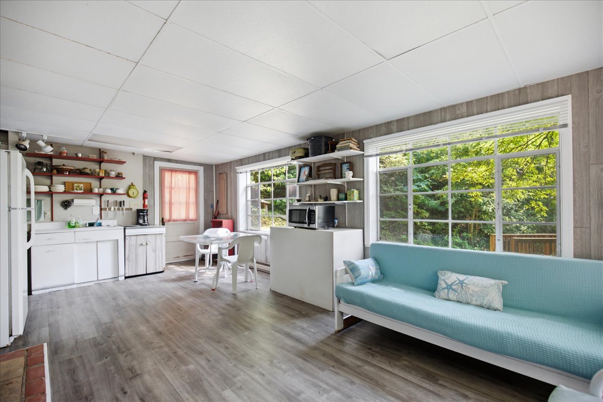For Sale: A Waterfront Cabin Retreat on Battle Creek in Port Republic, Calvert County header image.