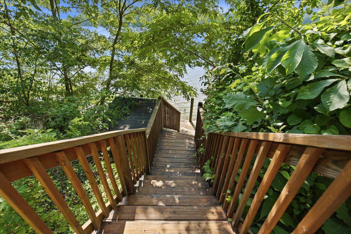 Battle Creek Waterfront Retreat for Sale in Port Republic, Calvert County header image.