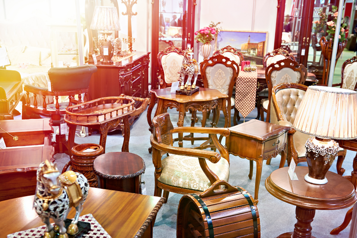 5 of the Best Antique Furniture Stores in West Seattle header image.