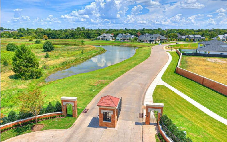 Are Villas at Ashton Grove Luxury Homes Selling Faster Than Other High-End Norman Neighborhoods in Late 2025? header image.