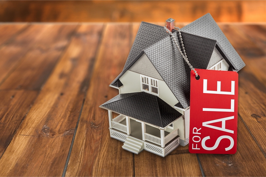 Selling This Summer? 7 Tips to Heat Up Your Home Sale header image.