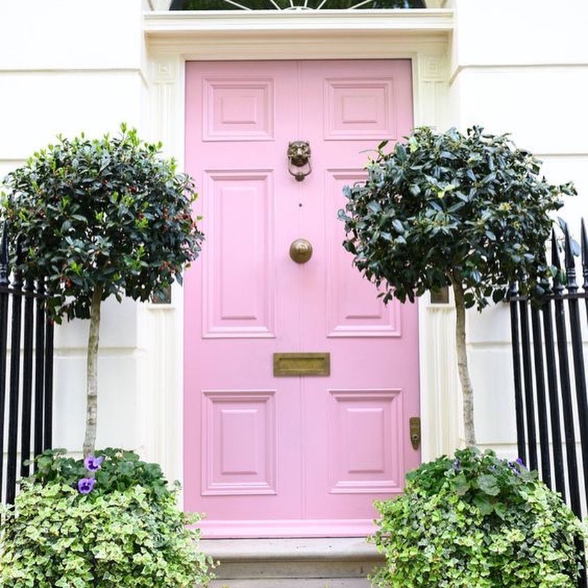 As a landlord, what kind of notice are you legally required to give a tenant if the property goes up for sale? header image.