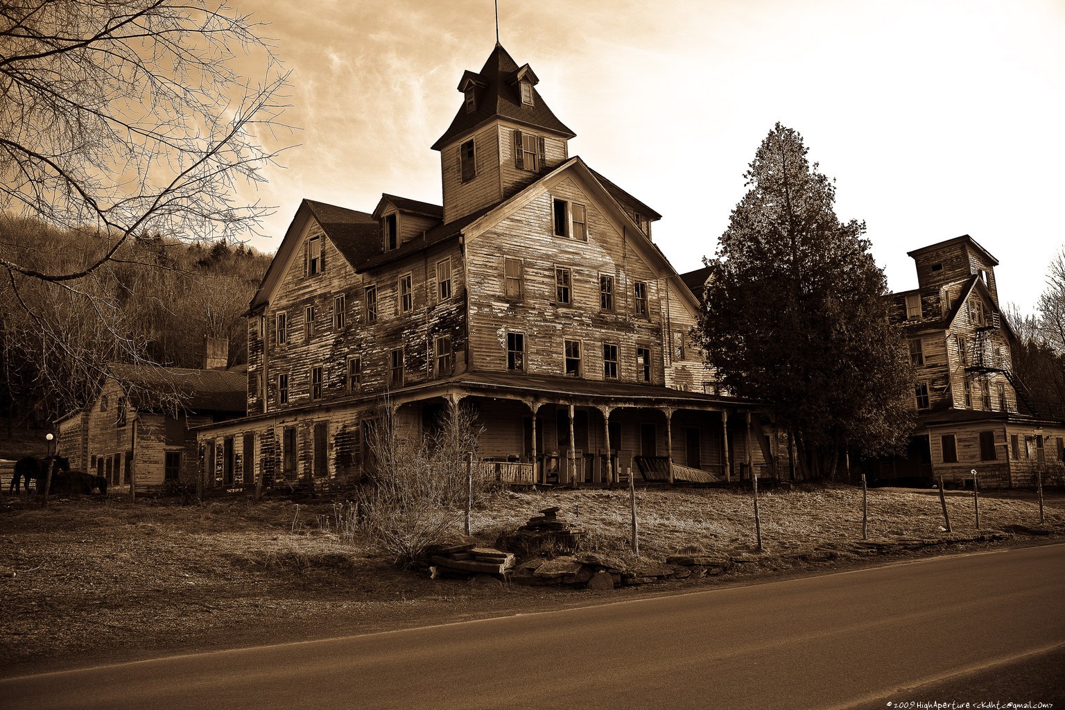 Zillow deep dives into laws around selling haunted houses in the US. header image.