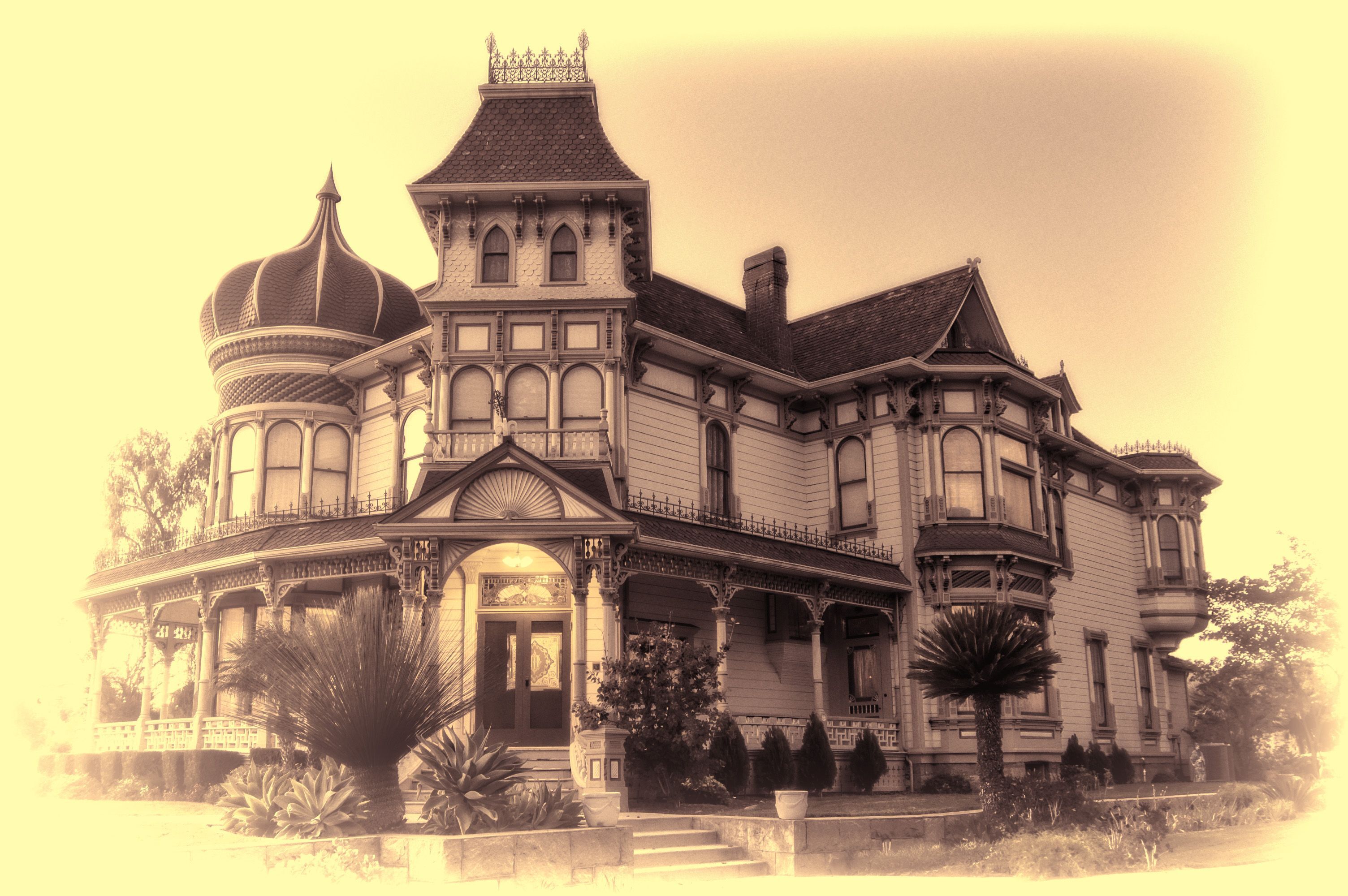 Alameda is adult punk, goth paradise! header image.