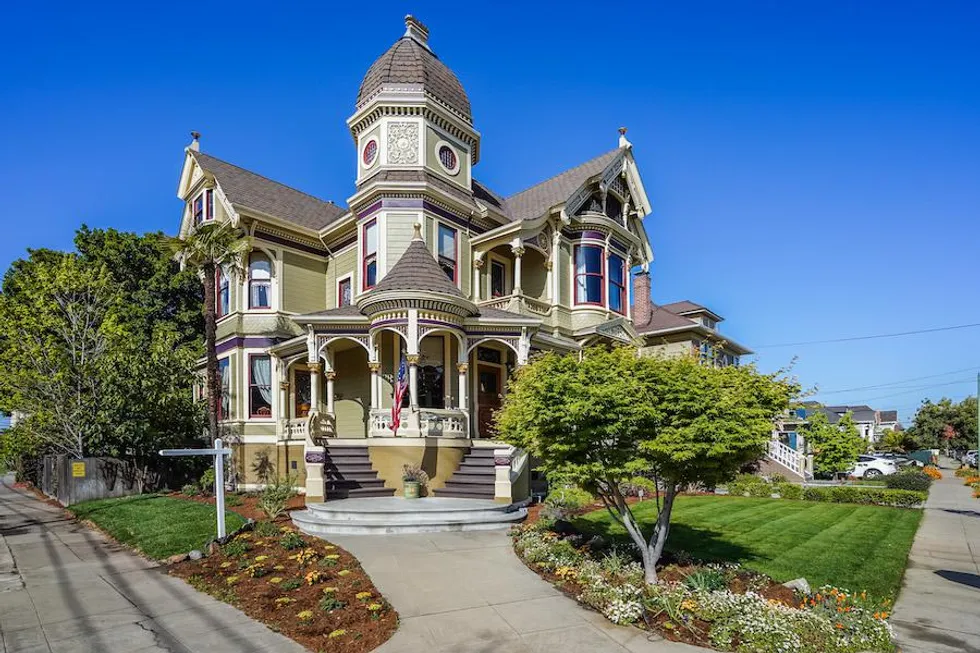 Alameda Island header image.