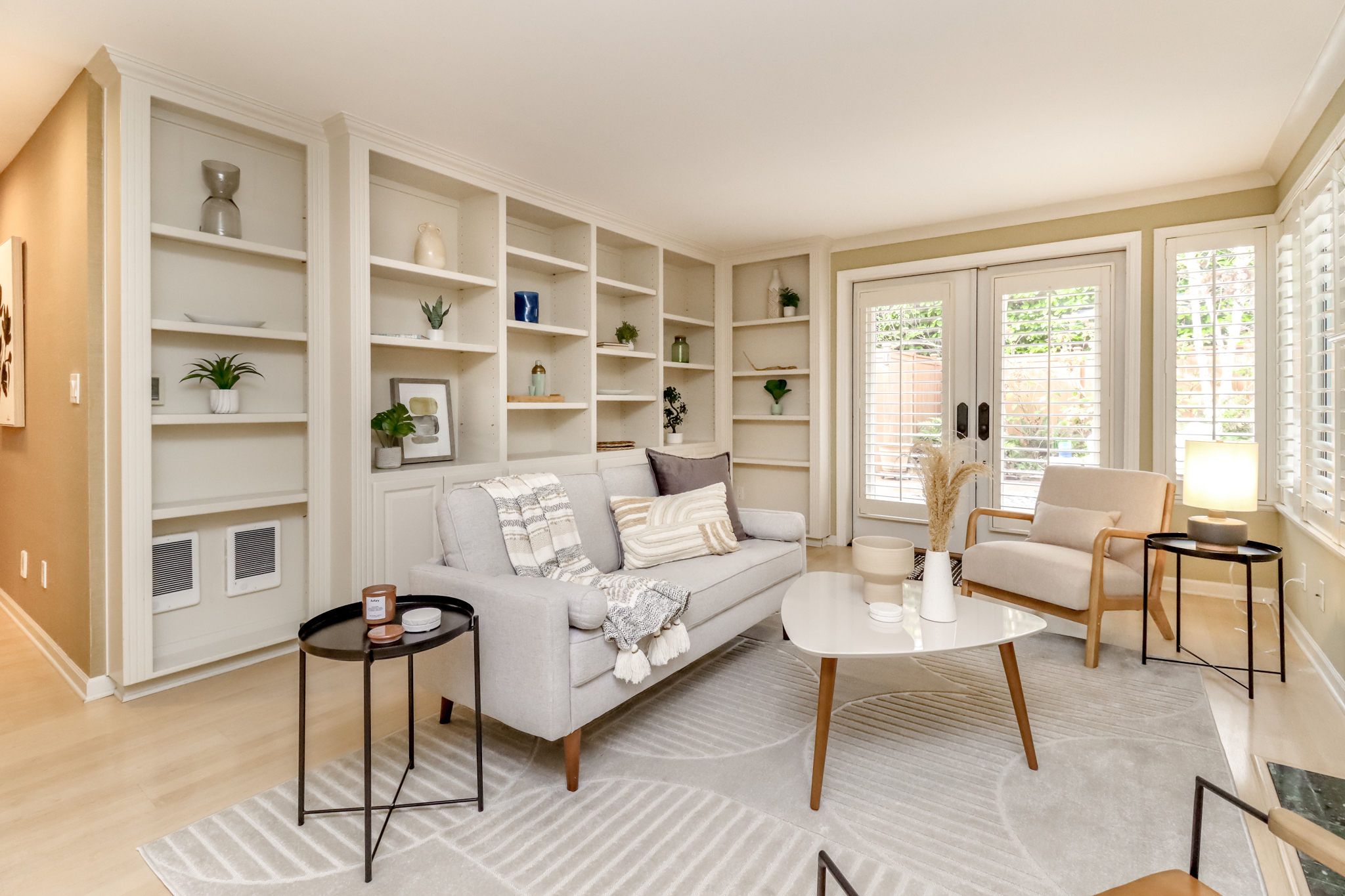 Just Listed in North Admiral! header image.