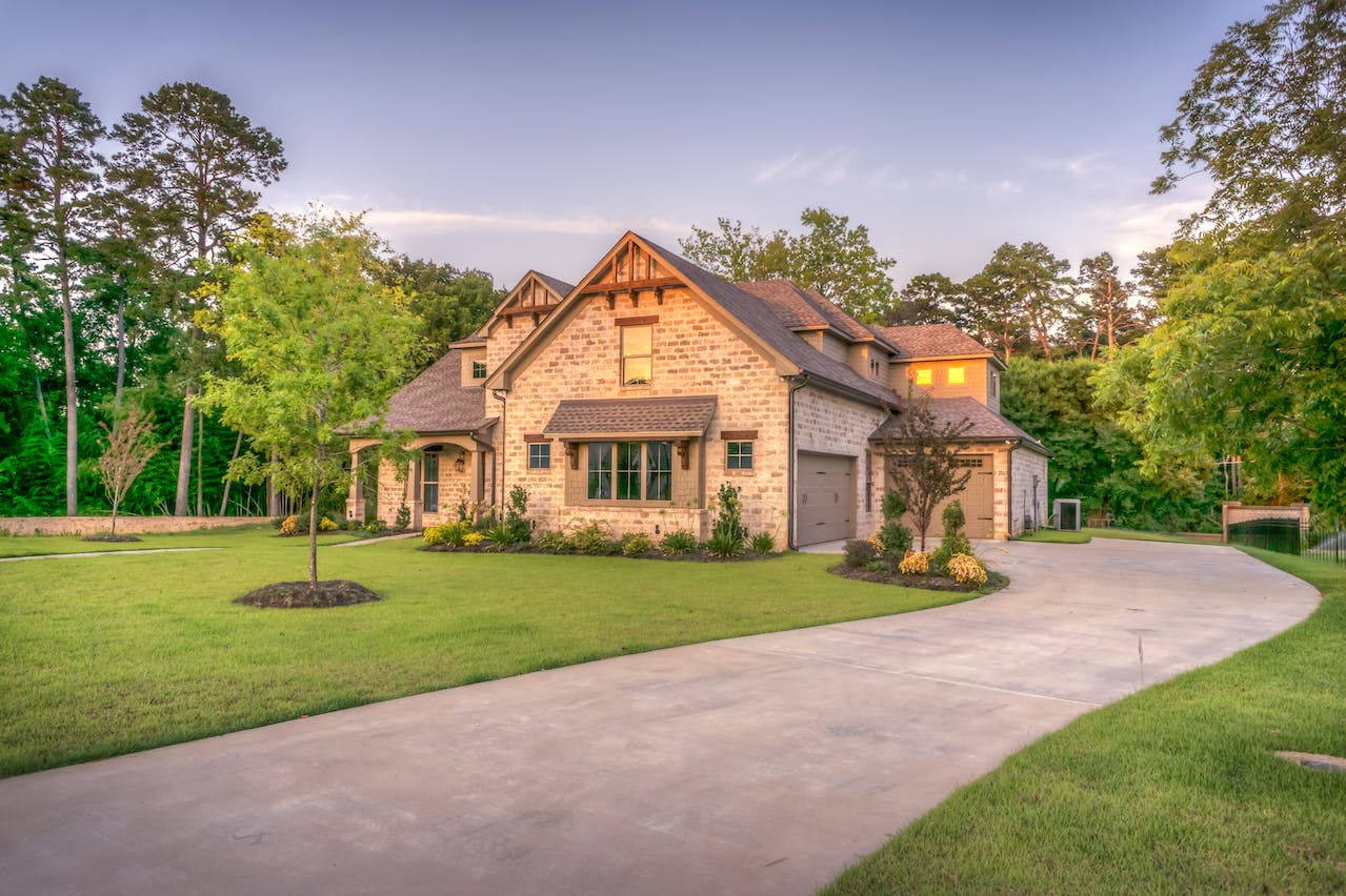 Top Real Estate Investment Strategies Explained header image.