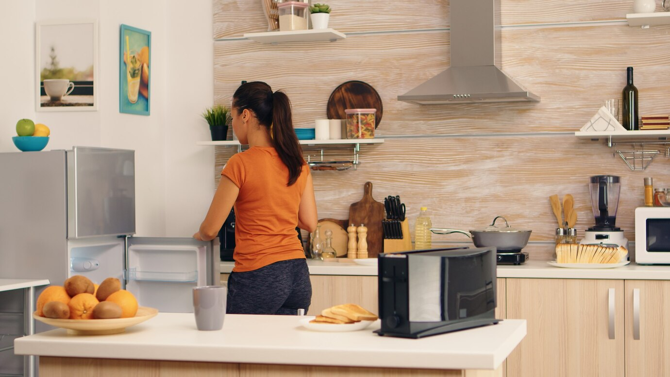 Smart Homeowner's Guide to Choosing a Home Warranty header image.