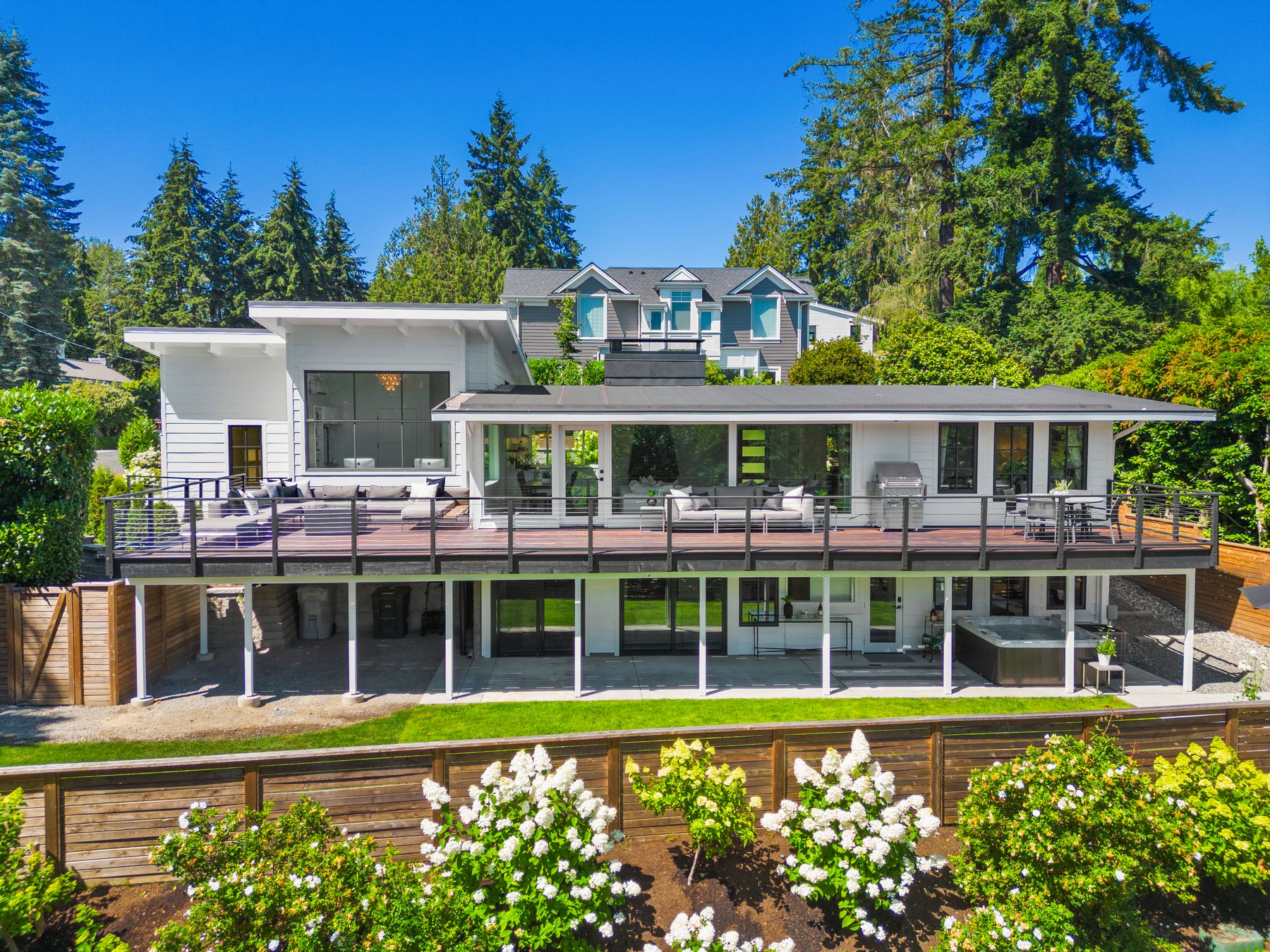 World Market Spotlight - 7858 NE 14th Street, Medina, WA - Offered at $3,875,000 header image.