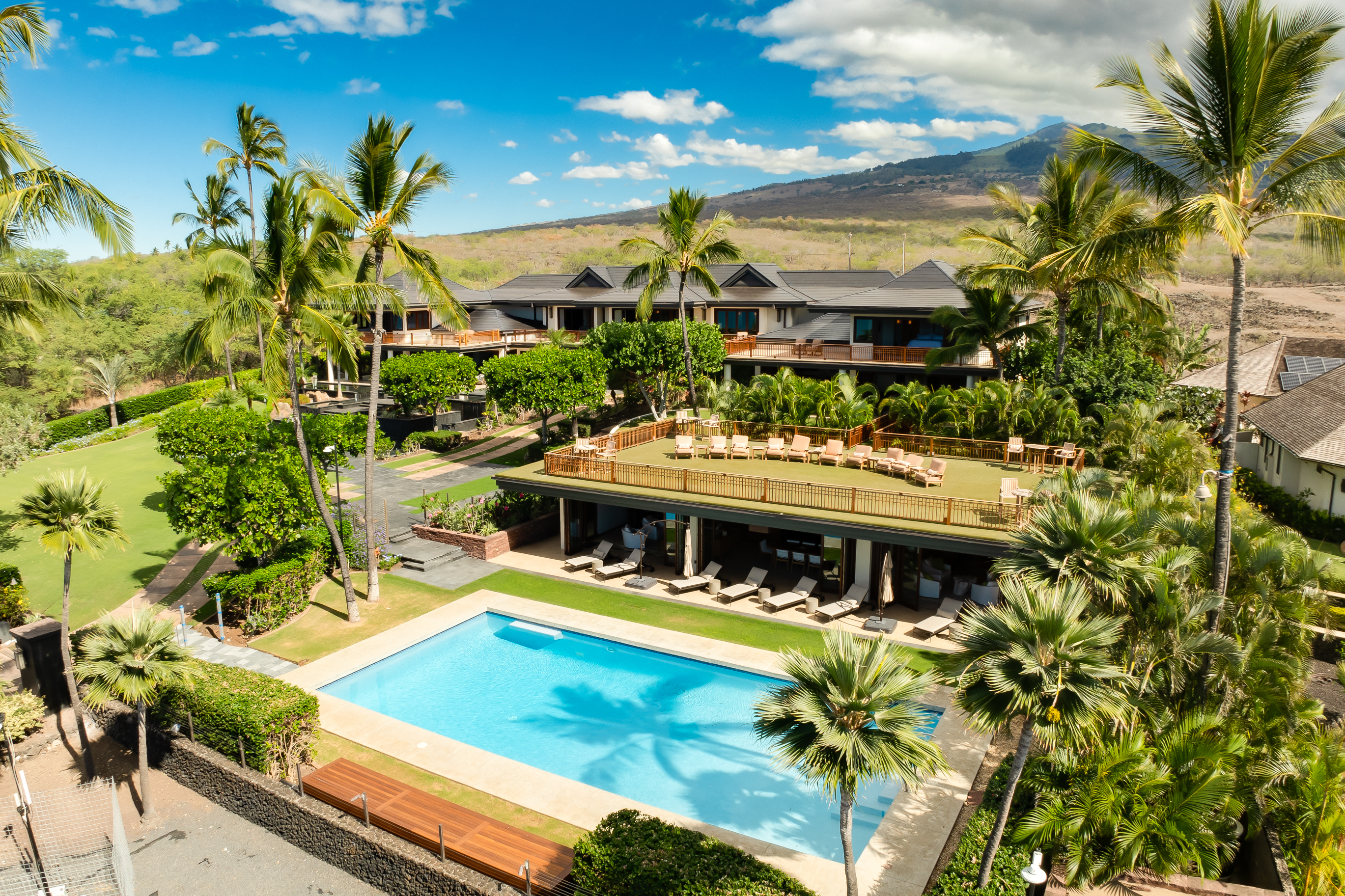 World Market Spotlight - 7505 Makena Road - Kihei, HI 96753 - Offered at $33,900,000 header image.