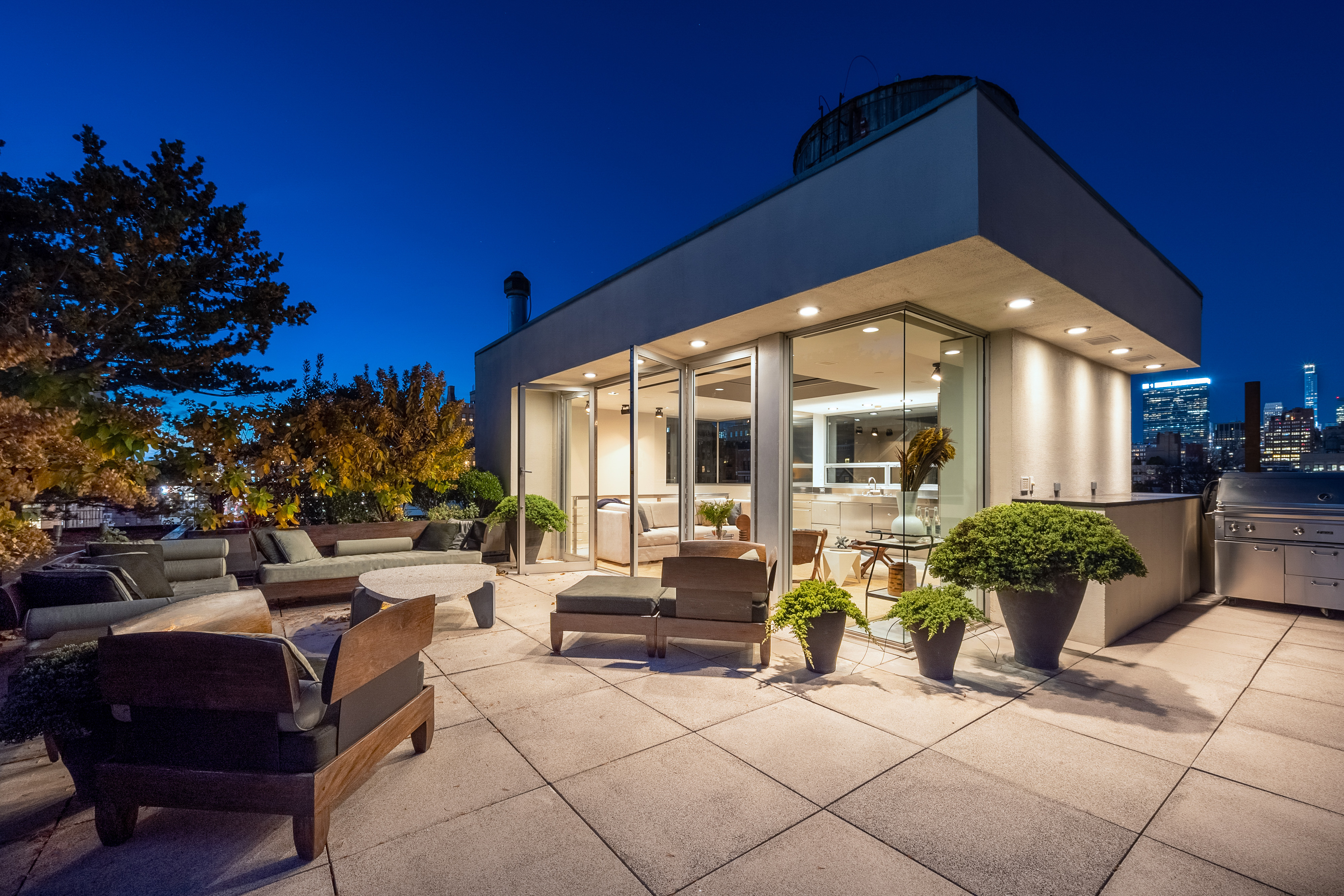 World Market Spotlight - 147 West 15th Street, PH9S, New York, NY - Offered at $5,600,000 header image.