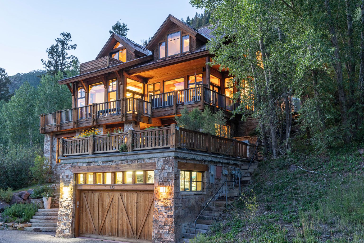 CLOSED - 673 E Pandora Ave - $6,050,000 header image.