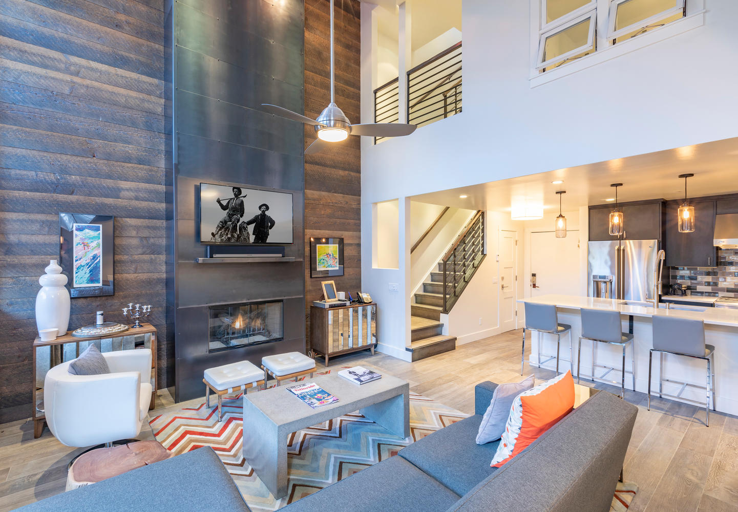 Perfect location! 3bed 3bath Blue Mesa Penthouse $1,650,000 header image.