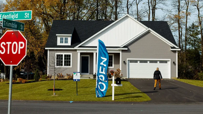 5 Reasons Why Buying a Home Right Now Makes Sense—Despite High Interest Rates By Realtor.com header image.