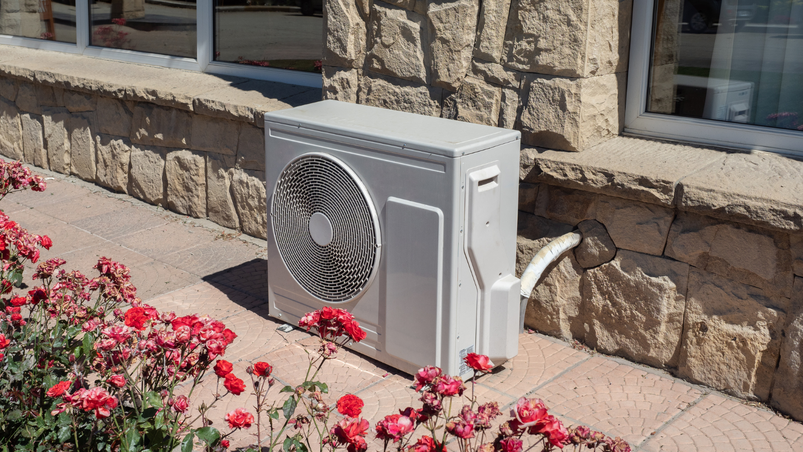 Does My Heat Pump or A/C Need Replacing? By HomeKeepr header image.