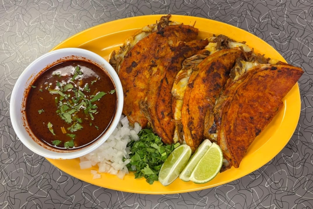 La Quesadilla Sabrosa Y Mas now serving Mexican, Salvadoran cuisine in Porter By Community Impact header image.