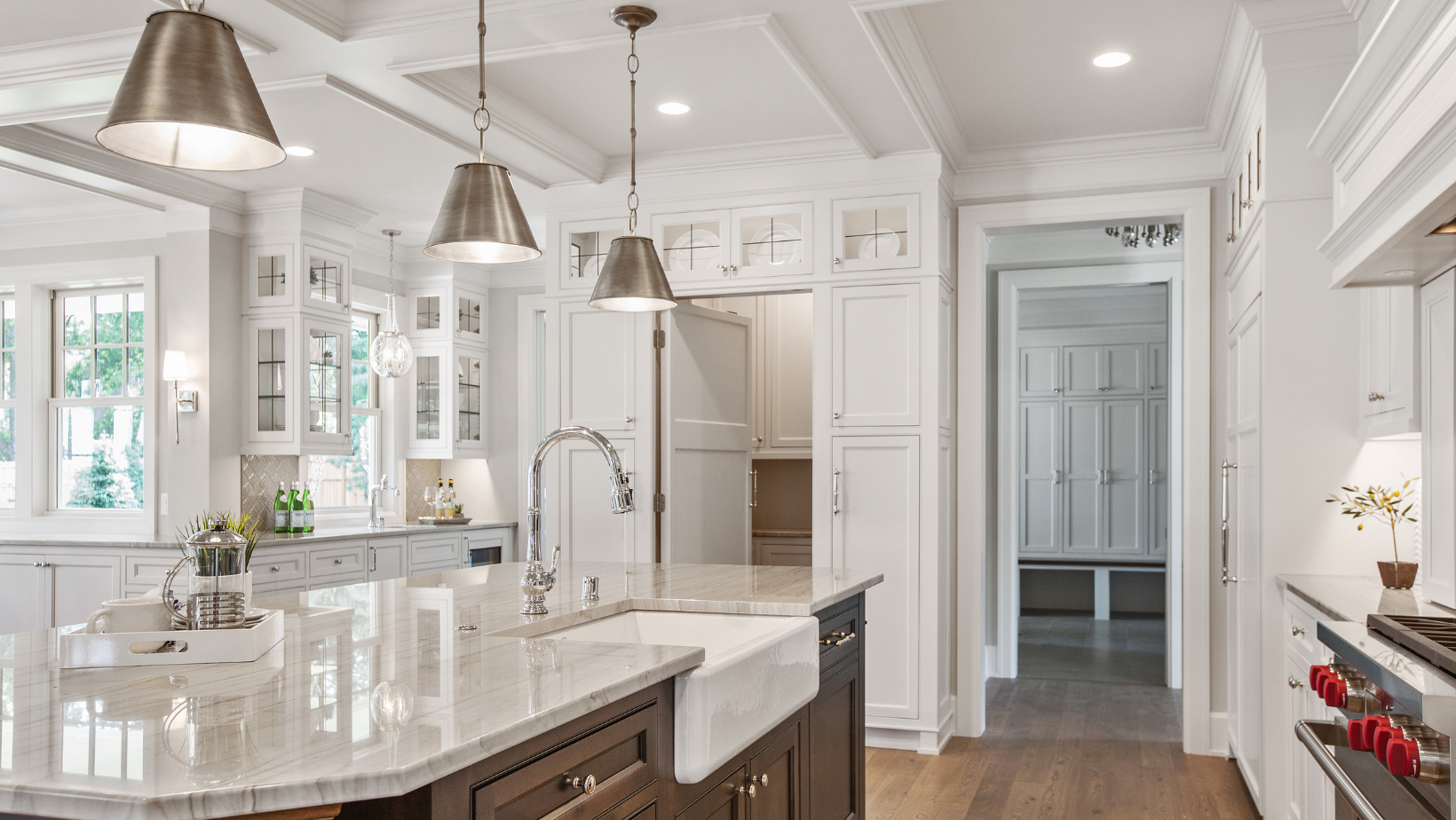 Always Tour a Home Before Making an Offer: Here’s Why By HomeKeepr header image.