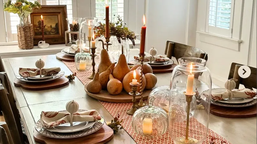 5 Easy Holiday Dining Room Design Hacks You’ll Want To Copy This Season By Realtor.com header image.