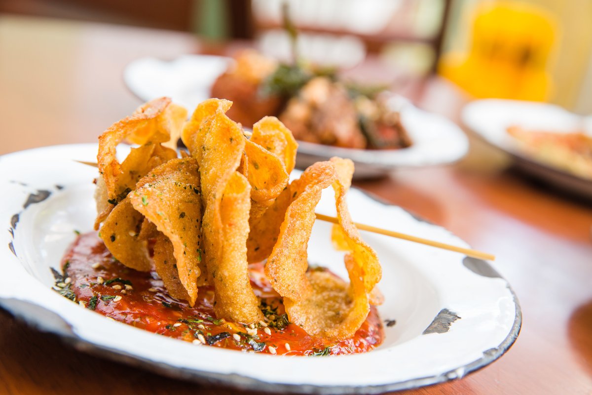 De la Finca a la Llama: Cómo el Chef Xavier Pacheco Honra la Gastronomía de Puerto Rico Por Discover Puerto Rico header image.