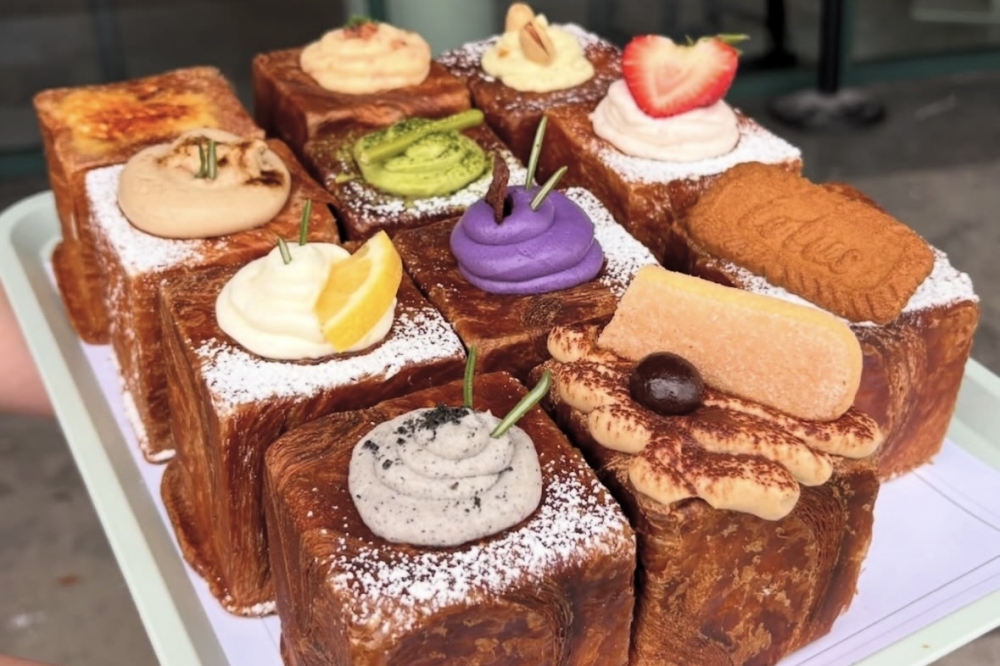 Trendy Korean pastry shop opens in Chinatown By Community Impact header image.