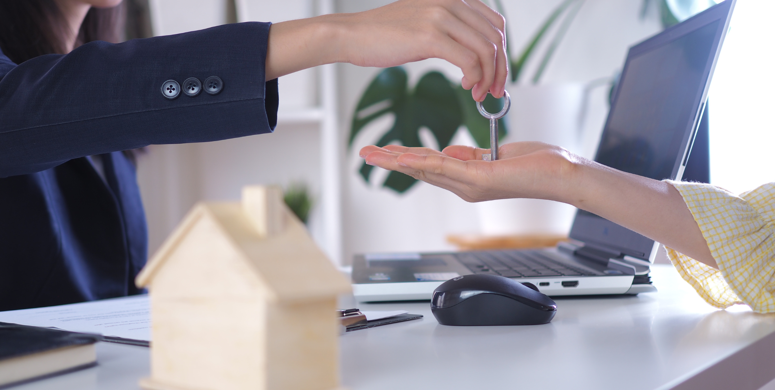 How To Buy a House: The 5 New Rules That Can Make or Break Your Offer by Realtor.com header image.