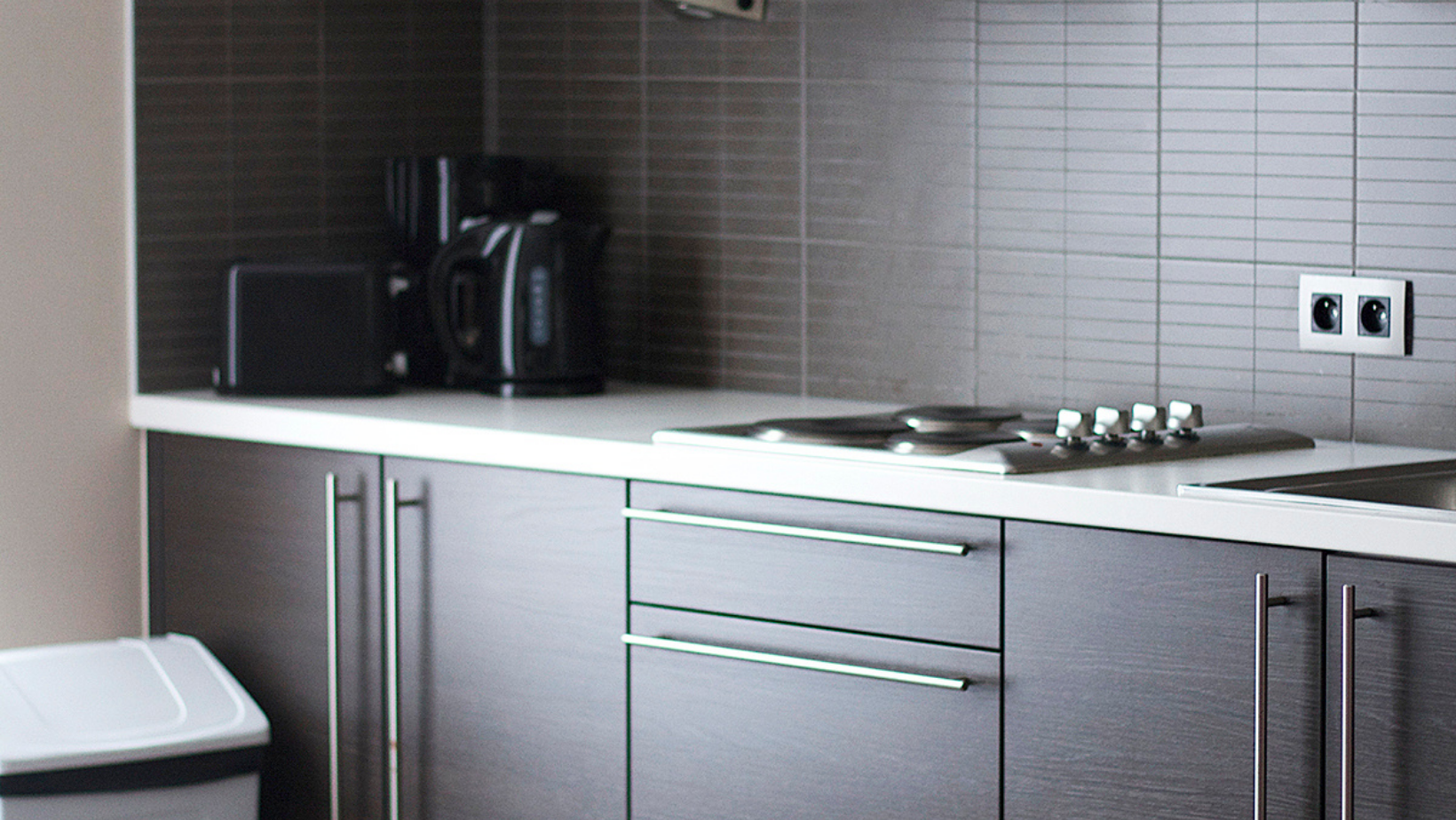 Matching Cabinet Hardware by HomeKeepr header image.